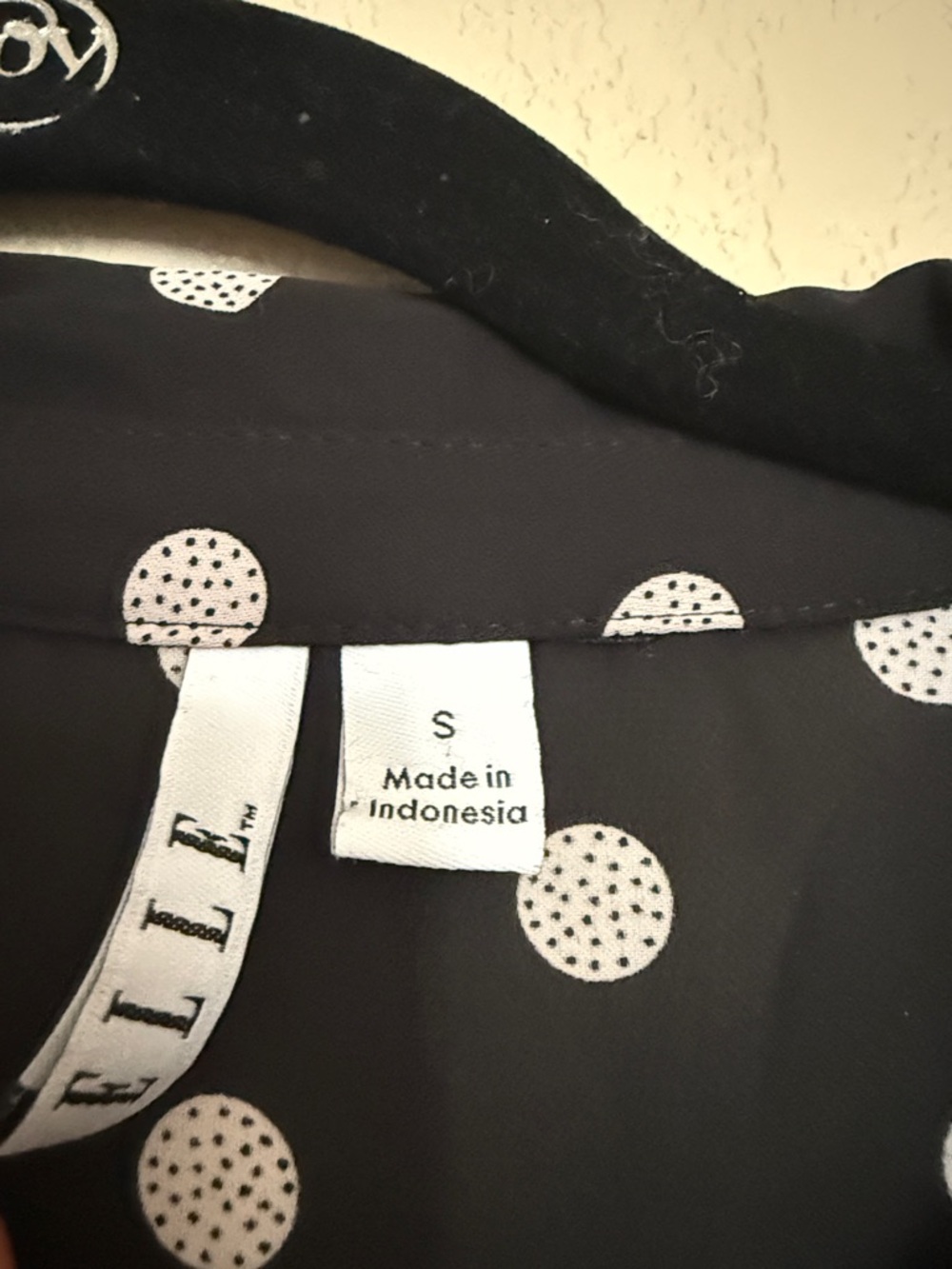 4 for $20 Elle Black Sleeveless Polka Dot Button-Front Blouse - Picture 3 of 3